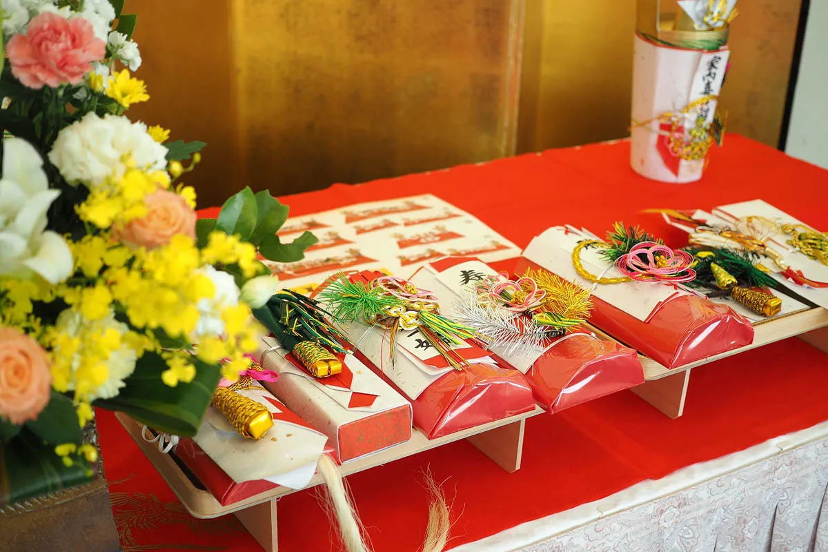 Engagement gift set