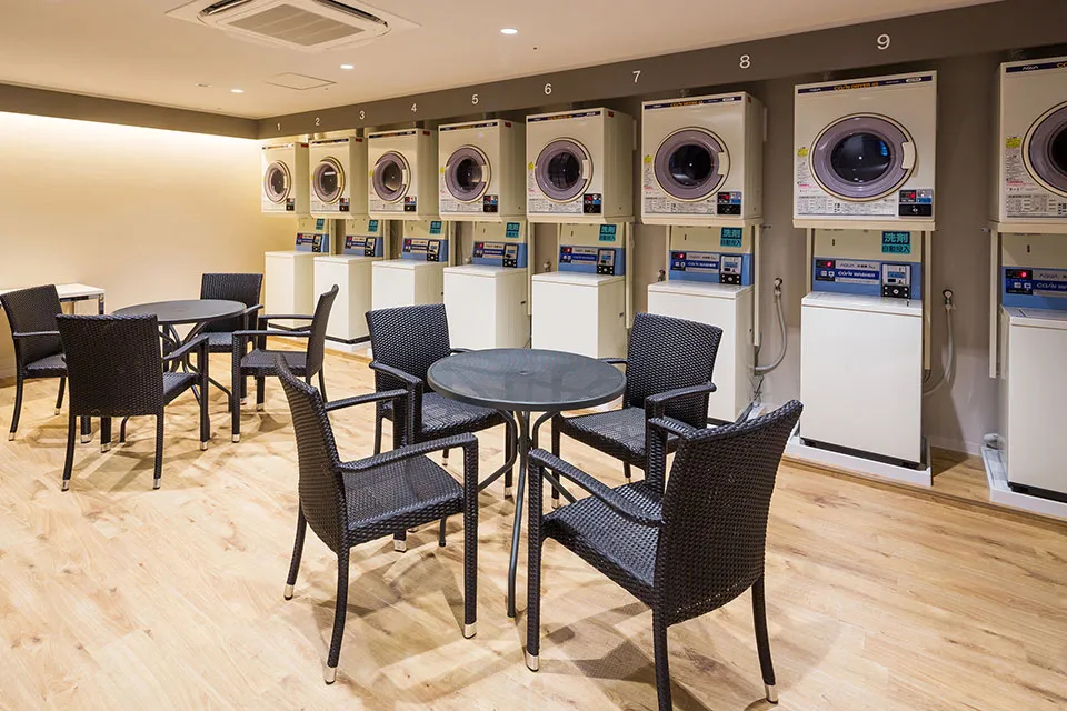 Coin laundry