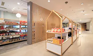 Shop & Gallery